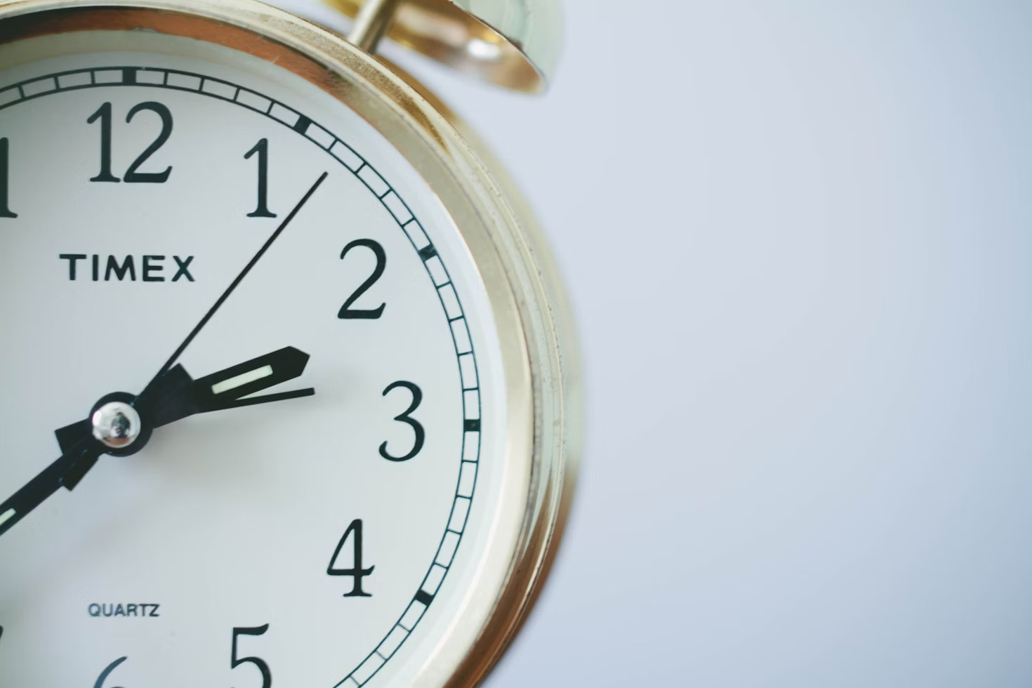 Preparing Seniors for Daylight Saving: Small Tricks That Make All the Difference